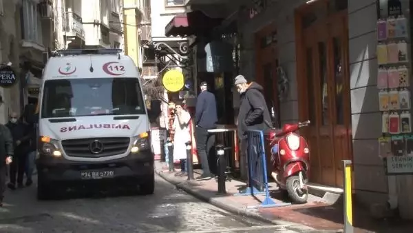 BEYOĞLU'NDA İSRAİL UYRUKLU TÜRK VATANDAŞI, OTEL ODASINDA ÖLÜ BULUNDU BEYOĞLU'NDA İSRAİL UYRUKLU TÜRK VATANDAŞI, OTEL ODASINDA ÖLÜ BULUNDU