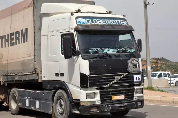 BM'den İdlib'e 82 TIR ile insani yardım BM'den İdlib'e 82 TIR ile insani yardım