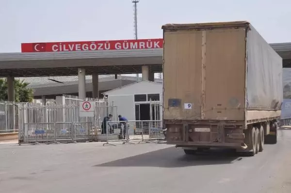 BM'den İdlib'e 82 TIR ile insani yardım BM'den İdlib'e 82 TIR ile insani yardım