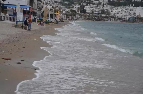 MUĞLA BODRUM'DA 'FIRTINA' GÜNLÜK YAŞAMI OLUMSUZ ETKİLEDİ MUĞLA BODRUM'DA 'FIRTINA' GÜNLÜK YAŞAMI OLUMSUZ ETKİLEDİ