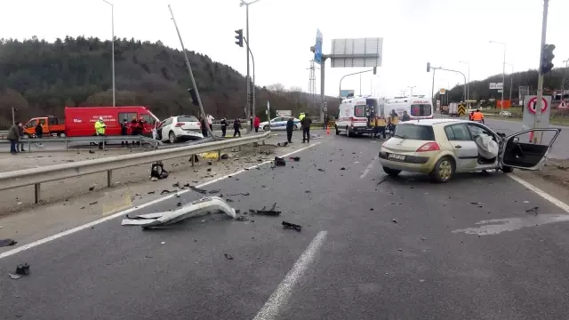 Son dakika haberi | İki aracın çarpıştığı feci kazada: 1 ölü, 3 yaralı Son dakika haberi | İki aracın çarpıştığı feci kazada: 1 ölü, 3 yaralı