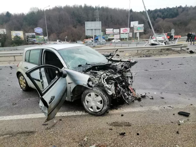 Son dakika haberi | İki aracın çarpıştığı feci kazada: 1 ölü, 3 yaralı Son dakika haberi | İki aracın çarpıştığı feci kazada: 1 ölü, 3 yaralı