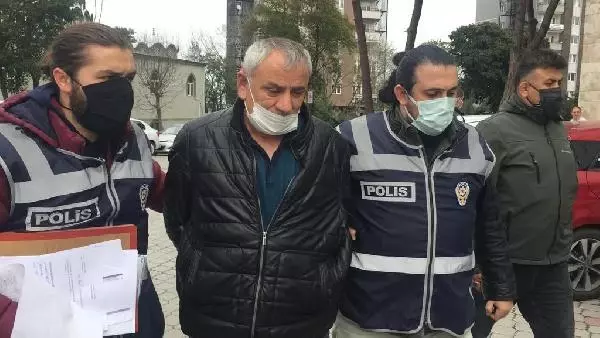 'Borç' tartışmasında 2 kişiyi öldüren şüpheli adliyede 'Borç' tartışmasında 2 kişiyi öldüren şüpheli adliyede