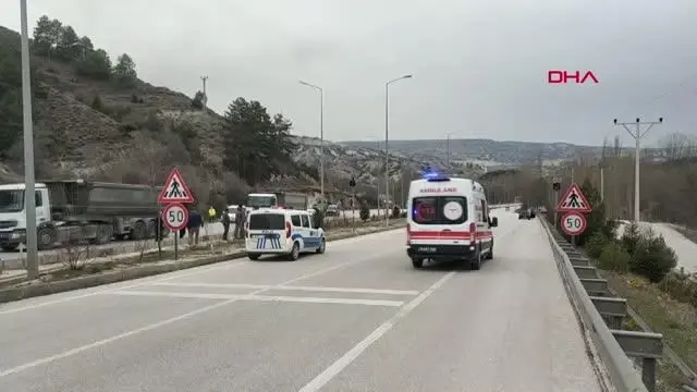 Son dakika haberi | Burdur'da kaza; aydınlatma direğine çarptı, 1'i bebek 3 yaralı Son dakika haberi | Burdur'da kaza; aydınlatma direğine çarptı, 1'i bebek 3 yaralı