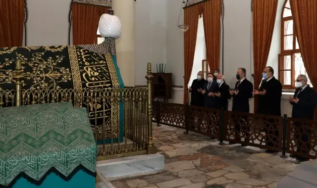 BURSA'NIN FETHİNİN 695'İNCİ YILDÖNÜMÜ KUTLANDI BURSA'NIN FETHİNİN 695'İNCİ YILDÖNÜMÜ KUTLANDI