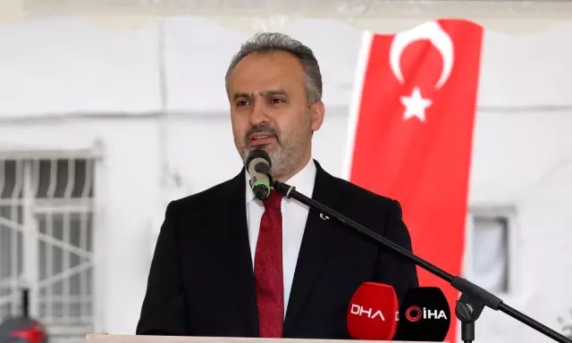 BURSA'NIN FETHİNİN 695'İNCİ YILDÖNÜMÜ KUTLANDI BURSA'NIN FETHİNİN 695'İNCİ YILDÖNÜMÜ KUTLANDI