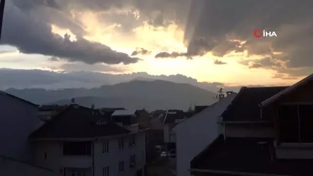 Bursa'da mest eden gün batımı manzarası Bursa'da mest eden gün batımı manzarası