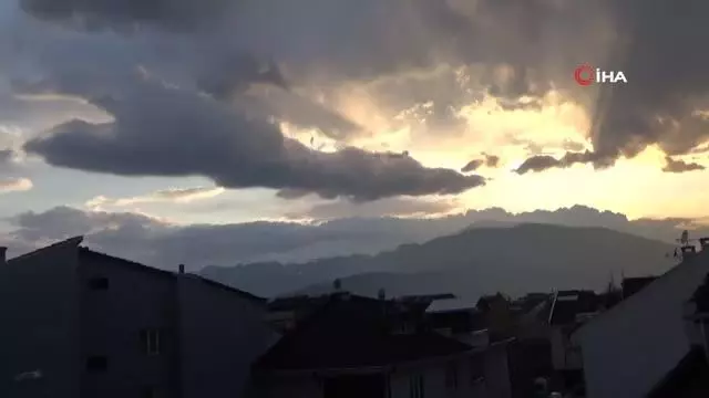 Bursa'da mest eden gün batımı manzarası Bursa'da mest eden gün batımı manzarası