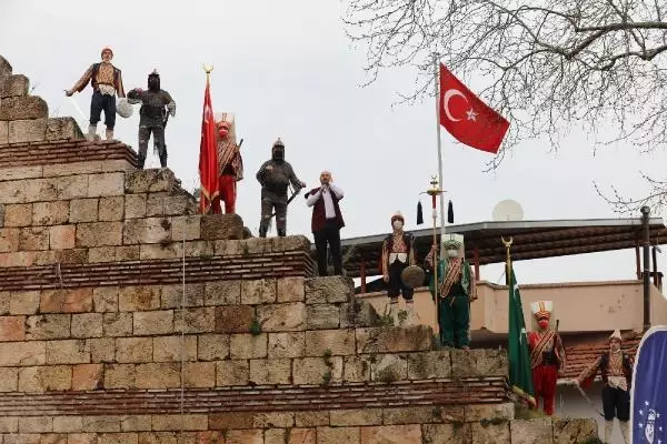 BURSA'NIN FETHİNİN 695'İNCİ YILDÖNÜMÜ KUTLANDI BURSA'NIN FETHİNİN 695'İNCİ YILDÖNÜMÜ KUTLANDI