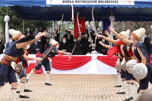 BURSA'NIN FETHİNİN 695'İNCİ YILDÖNÜMÜ KUTLANDI BURSA'NIN FETHİNİN 695'İNCİ YILDÖNÜMÜ KUTLANDI