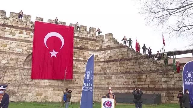 BURSA'NIN FETHİNİN 695'İNCİ YILDÖNÜMÜ KUTLANDI BURSA'NIN FETHİNİN 695'İNCİ YILDÖNÜMÜ KUTLANDI