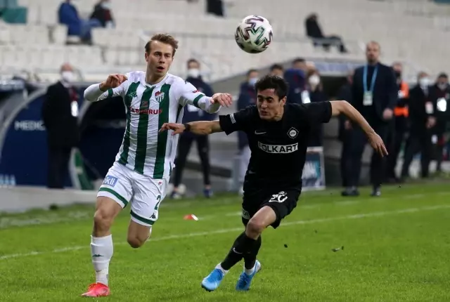 Bursaspor'da İsmail Çokçalış sakatlandı Ümraniyespor maçında oynamasının zor olduğu öğrenildi Bursaspor'da İsmail Çokçalış sakatlandı Ümraniyespor maçında oynamasının zor olduğu öğrenildi