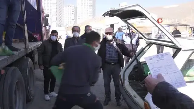 Büyükşehir'in kırsal kalkınma hamlesi ile başkentli çiftçilerin yüzü gülüyor Büyükşehir'in kırsal kalkınma hamlesi ile başkentli çiftçilerin yüzü gülüyor