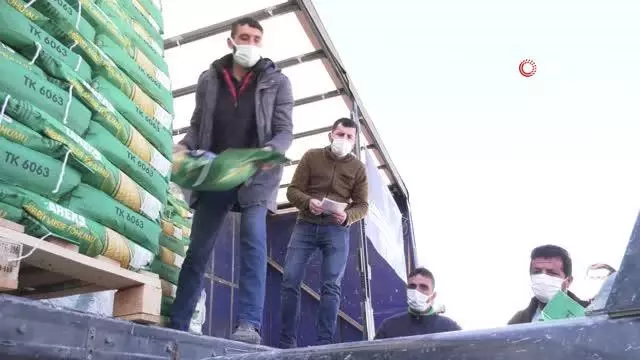 Büyükşehir'in kırsal kalkınma hamlesi ile başkentli çiftçilerin yüzü gülüyor Büyükşehir'in kırsal kalkınma hamlesi ile başkentli çiftçilerin yüzü gülüyor