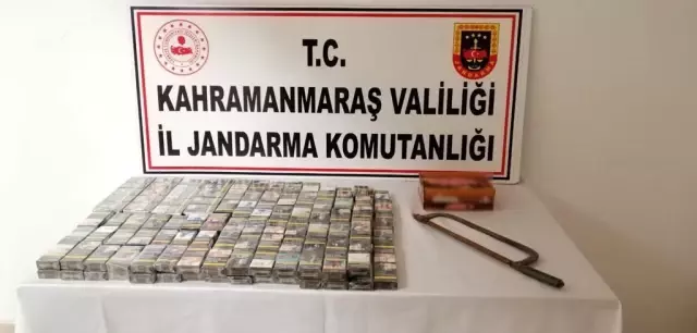 Çaldıkları sigara paketlerini toprağa gömdüler Çaldıkları sigara paketlerini toprağa gömdüler