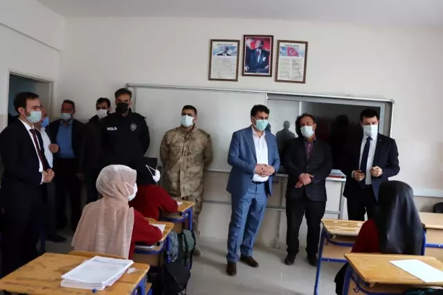 Çat'ta Yavi Şehitleri için 33 fidan dikildi Çat'ta Yavi Şehitleri için 33 fidan dikildi