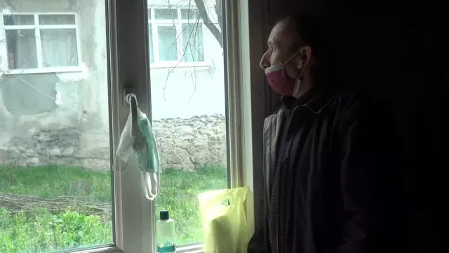 Çöp atmak için evden çıkan kadın kayıplara karıştı! Kocasının gözü yollarda kaldı Çöp atmak için evden çıkan kadın kayıplara karıştı! Kocasının gözü yollarda kaldı