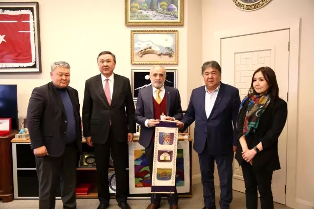 Cumhurbaşkanı Başdanışmanı Topçu: 'Türkiye-Kırgızistan stratejik ortak, kardeş iki ülkedir' Cumhurbaşkanı Başdanışmanı Topçu: 'Türkiye-Kırgızistan stratejik ortak, kardeş iki ülkedir'