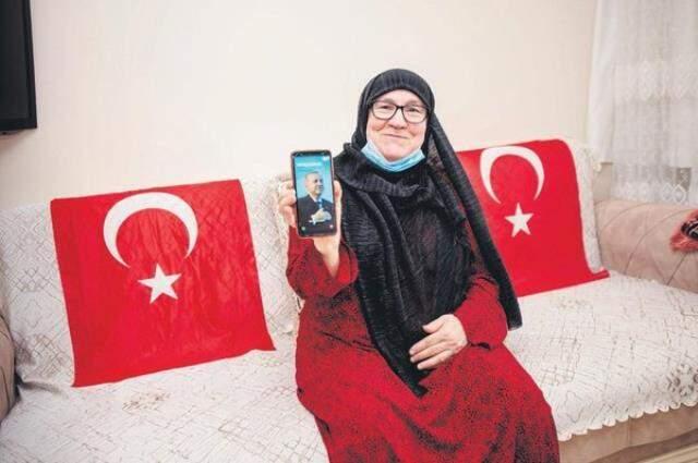 Cumhurbaşkanı Erdoğan, CHP'li isimlerin evini mesken tuttuğu Mahruze Keleş'i aradı Cumhurbaşkanı Erdoğan, CHP'li isimlerin evini mesken tuttuğu Mahruze Keleş'i aradı