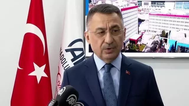Cumhurbaşkanı Yardımcısı Oktay: 'Hiç kimsenin bembeyaz o üniformayı kirletmeye hakkı yoktur' Cumhurbaşkanı Yardımcısı Oktay: 'Hiç kimsenin bembeyaz o üniformayı kirletmeye hakkı yoktur'