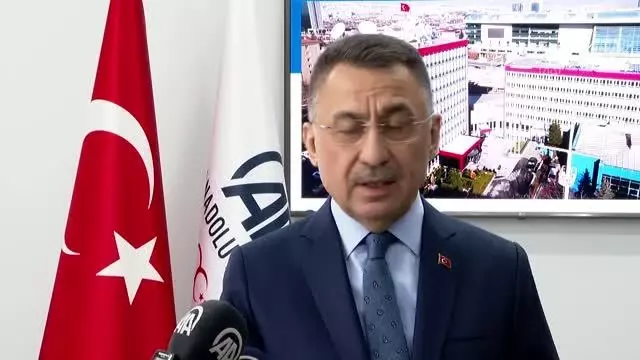 Cumhurbaşkanı Yardımcısı Oktay: 'Hiç kimsenin bembeyaz o üniformayı kirletmeye hakkı yoktur' Cumhurbaşkanı Yardımcısı Oktay: 'Hiç kimsenin bembeyaz o üniformayı kirletmeye hakkı yoktur'