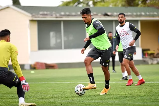 Deplasmandan dönen Denizlispor, Kasımpaşa maçına hazırlanıyor Deplasmandan dönen Denizlispor, Kasımpaşa maçına hazırlanıyor