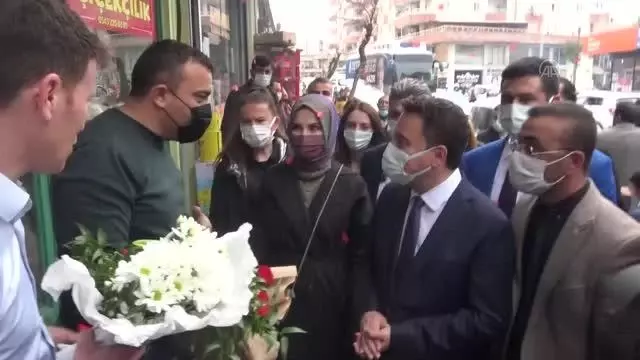 DEVA Partisi Genel Başkanı Babacan, Midyat'ta esnafı ziyaret etti DEVA Partisi Genel Başkanı Babacan, Midyat'ta esnafı ziyaret etti