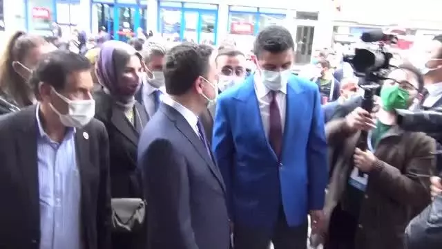 DEVA Partisi Genel Başkanı Babacan, Midyat'ta esnafı ziyaret etti DEVA Partisi Genel Başkanı Babacan, Midyat'ta esnafı ziyaret etti