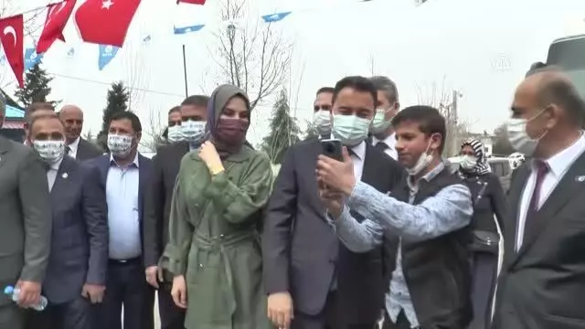 DEVA Partisi Genel Başkanı Babacan, partisinin il kongresine katıldı DEVA Partisi Genel Başkanı Babacan, partisinin il kongresine katıldı