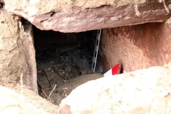 DEVREK'TE ROMA DÖNEMİNE AİT MEZAR BULUNDU DEVREK'TE ROMA DÖNEMİNE AİT MEZAR BULUNDU