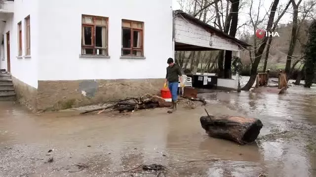 Domaniç'te sel sonrası zarar tespit çalışmaları başladı Domaniç'te sel sonrası zarar tespit çalışmaları başladı