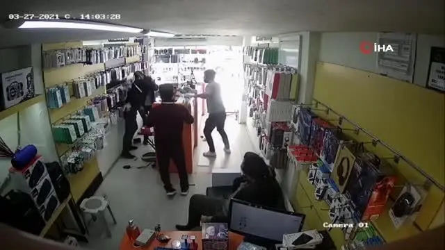 Erkek kardeşlerden enişteye öldüresiye darp kamerada Erkek kardeşlerden enişteye öldüresiye darp kamerada