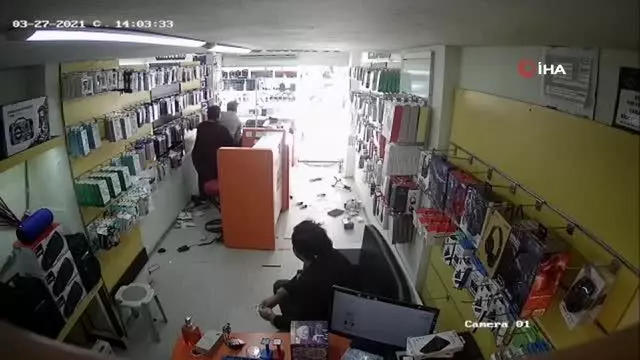 Erkek kardeşlerden enişteye öldüresiye darp kamerada Erkek kardeşlerden enişteye öldüresiye darp kamerada