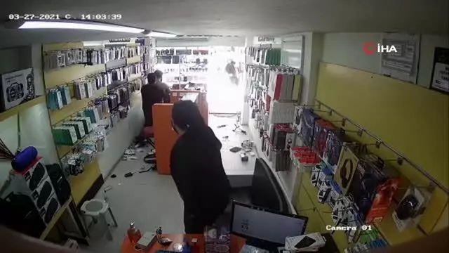 Erkek kardeşlerden enişteye öldüresiye darp kamerada Erkek kardeşlerden enişteye öldüresiye darp kamerada