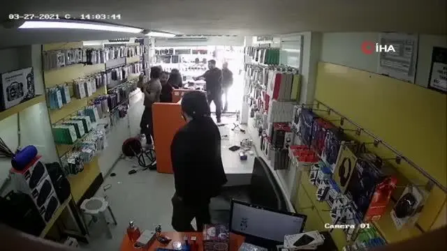 Erkek kardeşlerden enişteye öldüresiye darp kamerada Erkek kardeşlerden enişteye öldüresiye darp kamerada