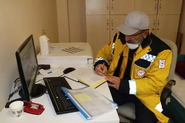 Son dakika haberi... EŞİ VE BABASINI KORONAVİRÜSTEN KAYBEDEN AMBULANS ŞOFÖRÜNDEN 'DİKKAT' UYARISI Son dakika haberi... EŞİ VE BABASINI KORONAVİRÜSTEN KAYBEDEN AMBULANS ŞOFÖRÜNDEN 'DİKKAT' UYARISI