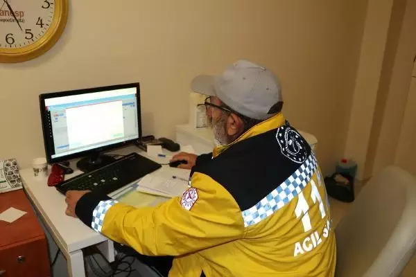 Son dakika haberi... EŞİ VE BABASINI KORONAVİRÜSTEN KAYBEDEN AMBULANS ŞOFÖRÜNDEN 'DİKKAT' UYARISI Son dakika haberi... EŞİ VE BABASINI KORONAVİRÜSTEN KAYBEDEN AMBULANS ŞOFÖRÜNDEN 'DİKKAT' UYARISI