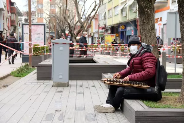 Eskişehir'de yoğunluk oluşturan parklar kapatıldı Eskişehir'de yoğunluk oluşturan parklar kapatıldı