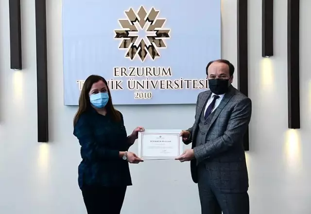 ETÜ'de 5 yılını dolduran personellere teşekkür belgesi verildi ETÜ'de 5 yılını dolduran personellere teşekkür belgesi verildi
