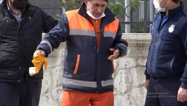 EVDEN 4 KAMYON ÇÖP ÇIKTI, FARELERİ GÖREN EKİPLER KORKUP KAÇTI EVDEN 4 KAMYON ÇÖP ÇIKTI, FARELERİ GÖREN EKİPLER KORKUP KAÇTI