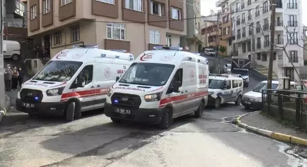 Son dakika! EYÜPSULTAN'DA BİNANIN TERAS KATINDA YANGIN Son dakika! EYÜPSULTAN'DA BİNANIN TERAS KATINDA YANGIN