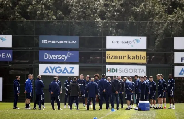 Fenerbahçe'de Yeni Malatyaspor maçı hazırlıkları başladı Fenerbahçe'de Yeni Malatyaspor maçı hazırlıkları başladı