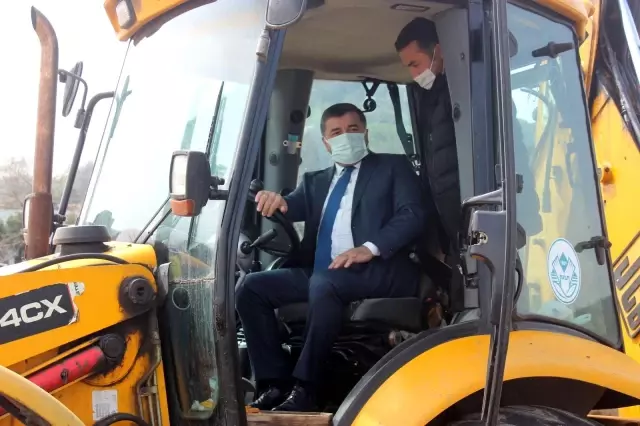 Giresun'da plajlar bölgesi projesinde ilk kazma vuruldu Giresun'da plajlar bölgesi projesinde ilk kazma vuruldu
