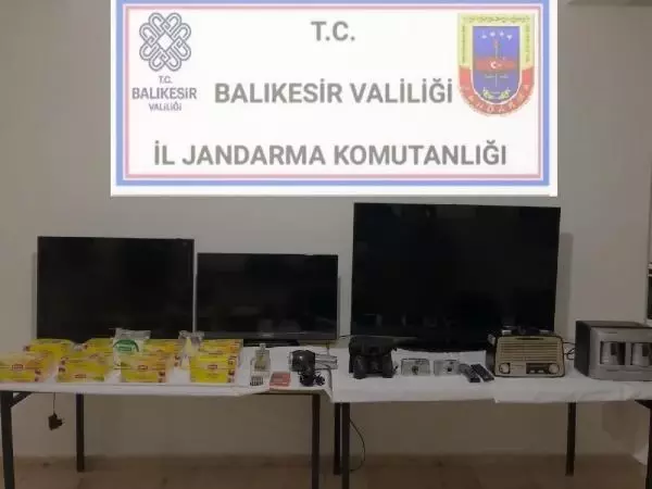 Gönen'de hırsızlık şüphelilerine suçüstü Gönen'de hırsızlık şüphelilerine suçüstü
