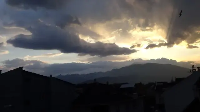 Bursa'da mest eden gün batımı manzarası Bursa'da mest eden gün batımı manzarası