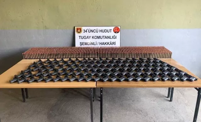 Hakkari ve Van'da mühimmat ve kaçak sigara ele geçirildi Hakkari ve Van'da mühimmat ve kaçak sigara ele geçirildi