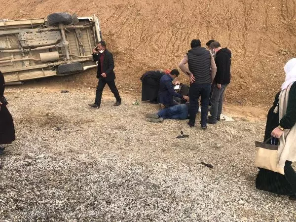 Hakkari yolunda kaza: 2 ölü, 4 yaralı Hakkari yolunda kaza: 2 ölü, 4 yaralı
