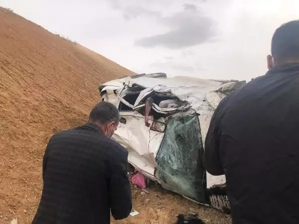 Hakkari yolunda kaza: 2 ölü, 4 yaralı Hakkari yolunda kaza: 2 ölü, 4 yaralı