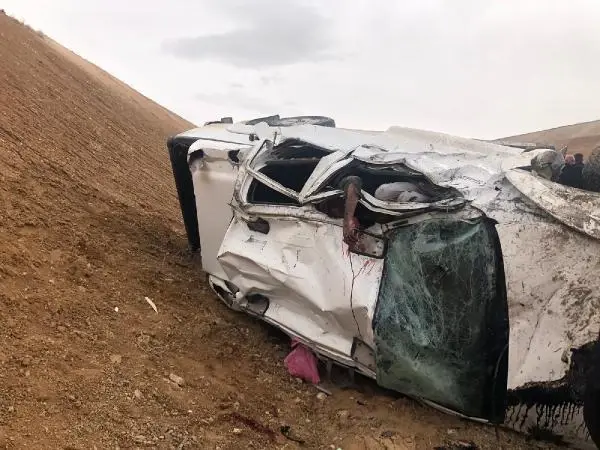 Hakkari yolunda kaza: 2 ölü, 4 yaralı Hakkari yolunda kaza: 2 ölü, 4 yaralı