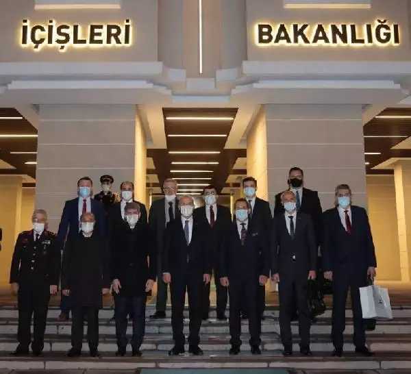 ANKARA-İçişleri Bakanı Soylu ile Bosna-Hersek Güvenlik Bakanı Cikotic bir araya geldi ANKARA-İçişleri Bakanı Soylu ile Bosna-Hersek Güvenlik Bakanı Cikotic bir araya geldi